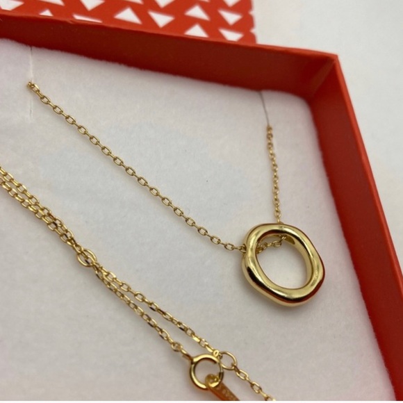 S925 18k GP Mini Wavy Circle Pendant Necklace - Picture 3 of 5